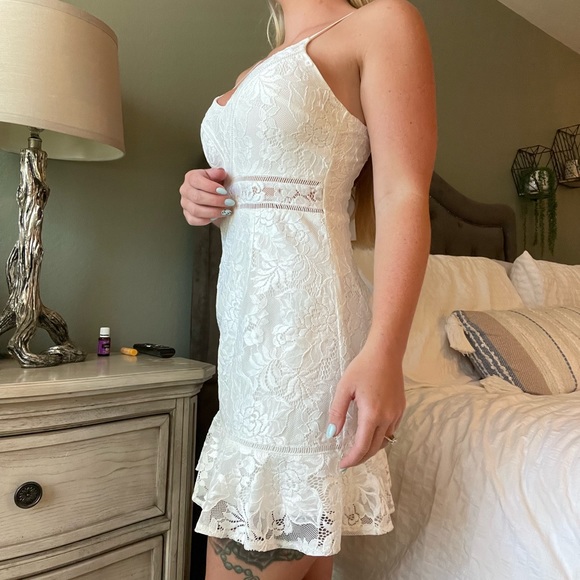 Hello Molly White Lace Dress - Picture 3 of 5
